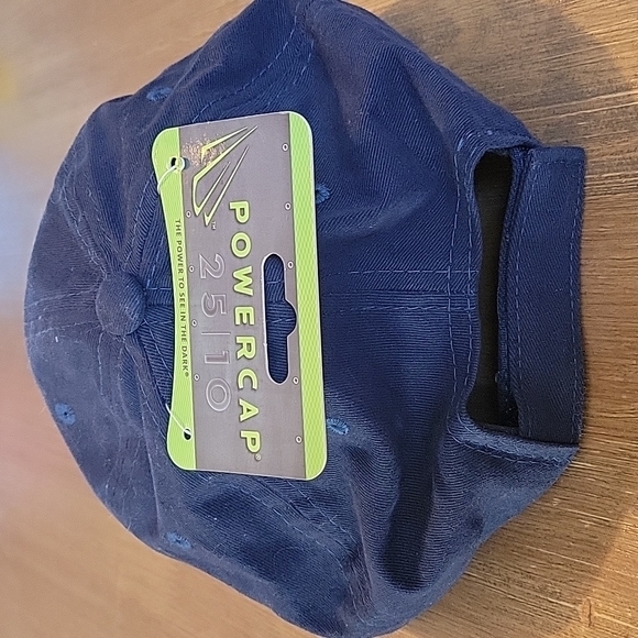 Power Cap hat with built-in LED light - Picture 3 of 5